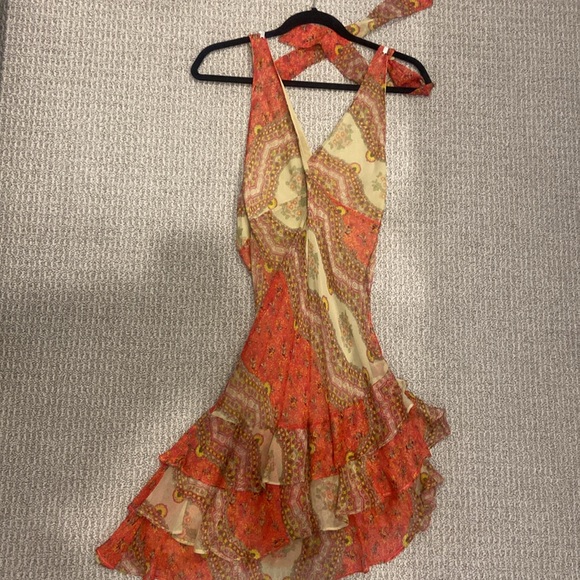 Cute colorful backless sundress. - Picture 4 of 6